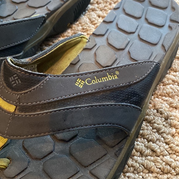 Columbia Flip Flops - Picture 2 of 5